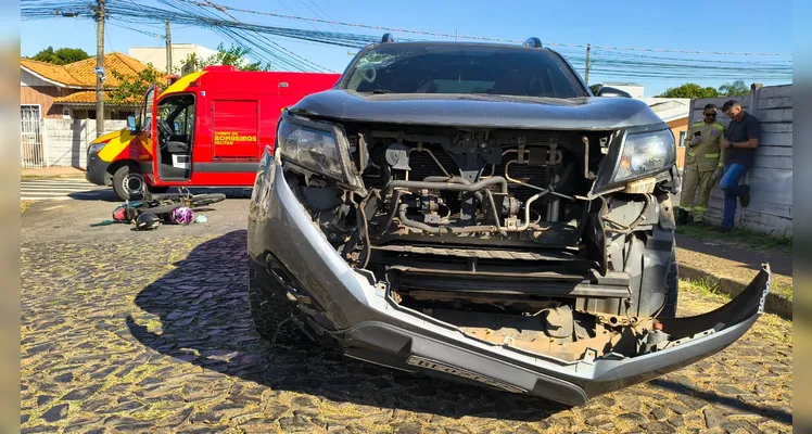 Motociclista fica ferido após colisão com caminhonete em Ponta Grossa