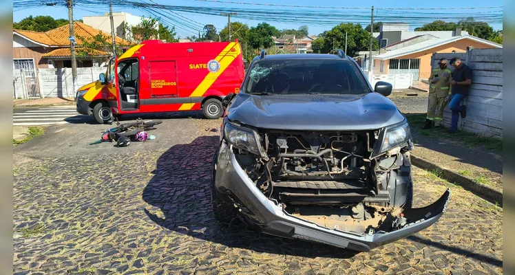 Motociclista fica ferido após colisão com caminhonete em Ponta Grossa