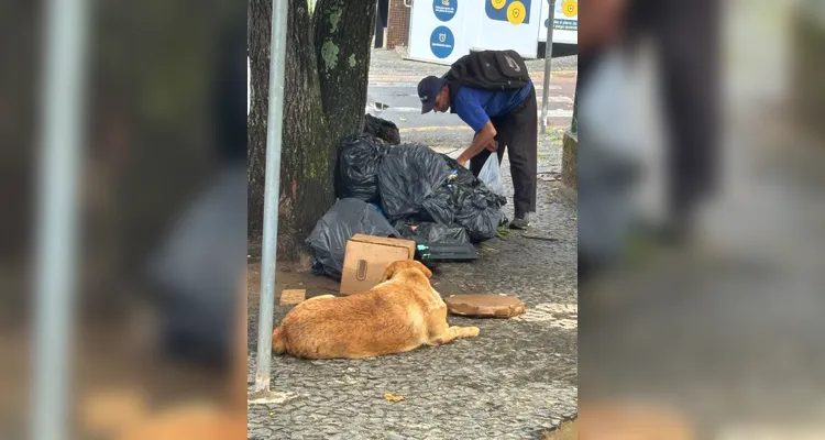 Lojistas denunciam descarte irregular de lixo no Centro de Ponta Grossa