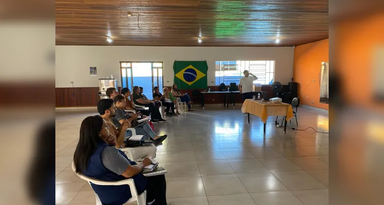 Durante a capacitação, os participantes tiveram acesso à metodologia do projeto, além de conhecerem as novidades e diretrizes para as ações desenvolvidas em 2026.