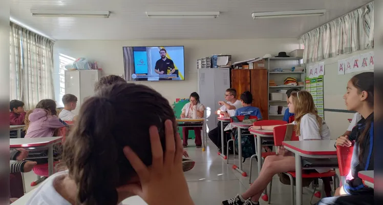 Confira a série de registros do trabalho em sala de aula.