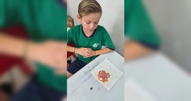 Como fechamento, os alunos confeccionaram pizzas utilizando ingredientes disponíveis em casa, integrando conteúdos como frações e unidades de medida.