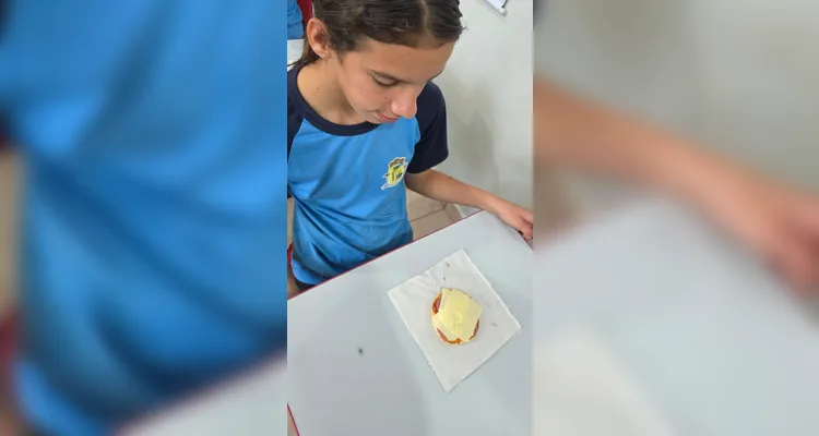 Como fechamento, os alunos confeccionaram pizzas utilizando ingredientes disponíveis em casa, integrando conteúdos como frações e unidades de medida.