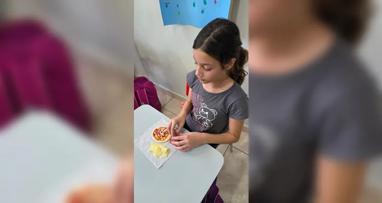 Como fechamento, os alunos confeccionaram pizzas utilizando ingredientes disponíveis em casa, integrando conteúdos como frações e unidades de medida.