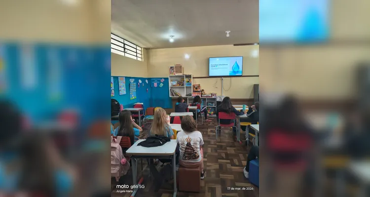 Veja a série de registros do amplo trabalho em sala de aula.