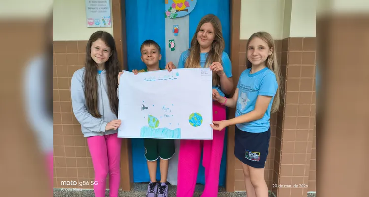 Veja a série de registros do amplo trabalho em sala de aula.