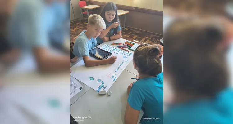Veja a série de registros do amplo trabalho em sala de aula.
