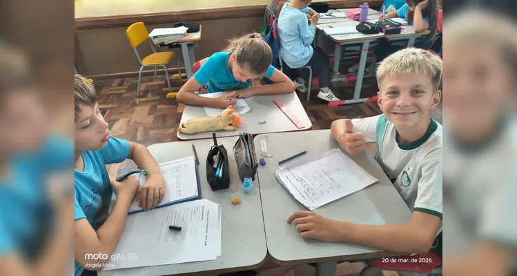 Veja a série de registros do amplo trabalho em sala de aula.