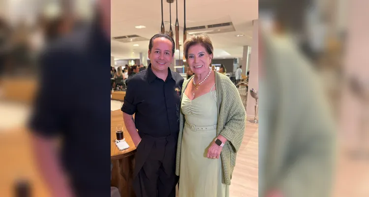 Este colunista e Elizabeth Schmidt