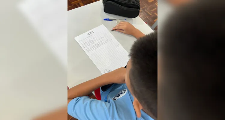 Os estudantes também escreveram um poema e confeccionaram mapas mentais.