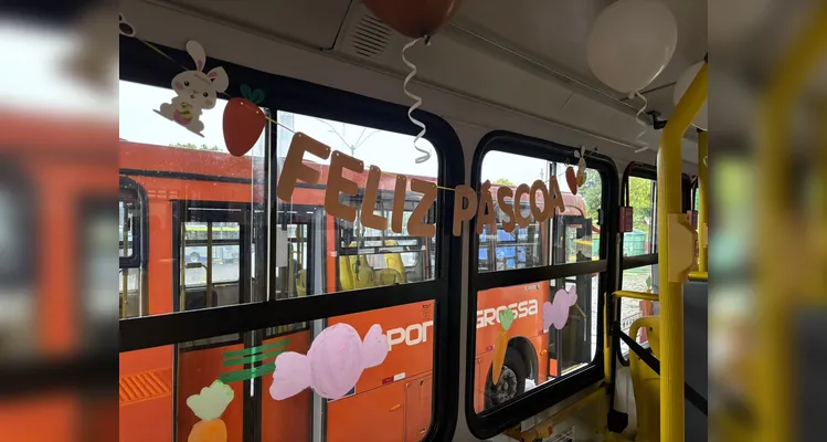 VCG leva clima de páscoa para o transporte coletivo de Ponta Grossa