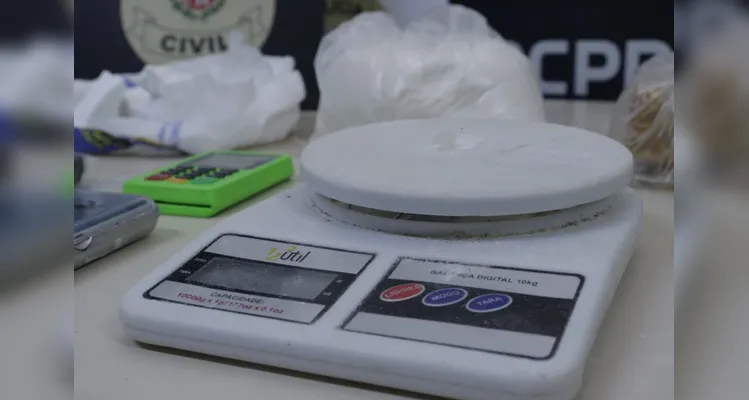 Depósito de drogas é localizado no bairro Contorno e dois são presos em PG