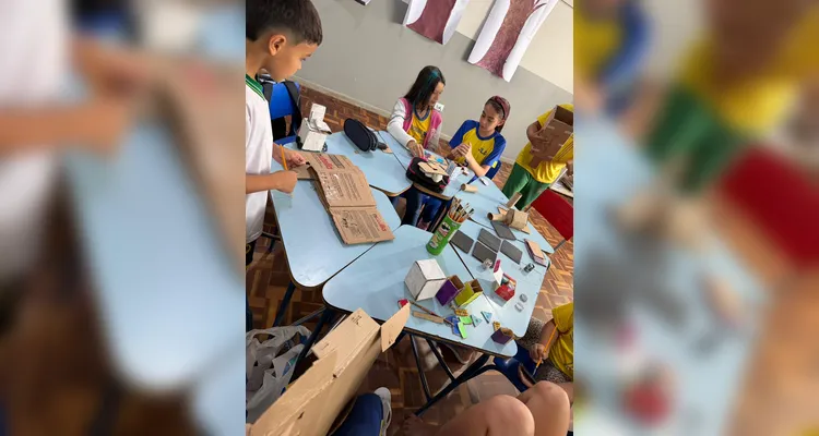 O trabalho estimulou a criatividade e inventividades dos estudantes.