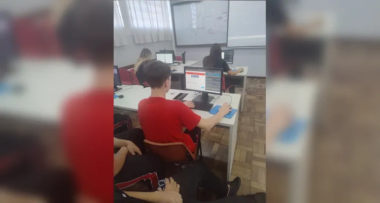 Na sequência das atividades, os alunos testaram os novos aprendizados na prática.