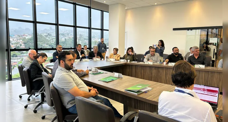 Os gestores realizaram a reunião ordinária da Associação dos Municípios dos Campos Gerais (AMCG).