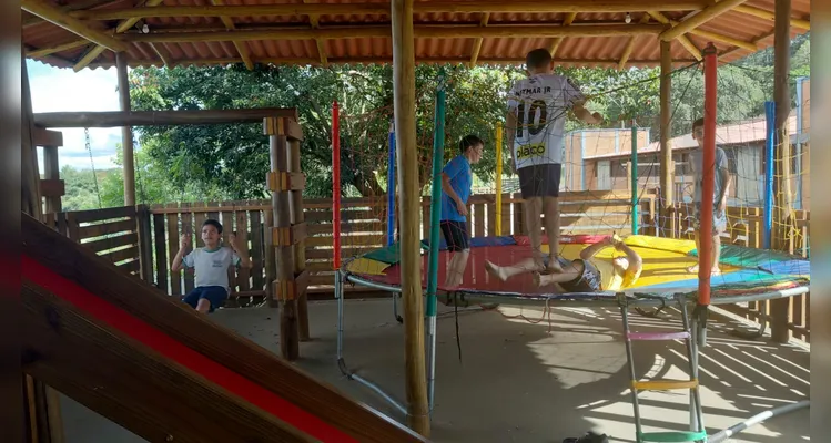 Confira as fotos do diversificado trabalho.