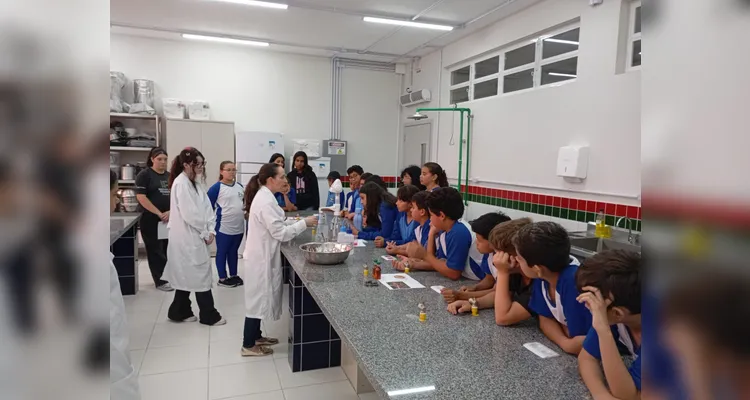 Confira alguns registros da ampla proposta com os alunos.