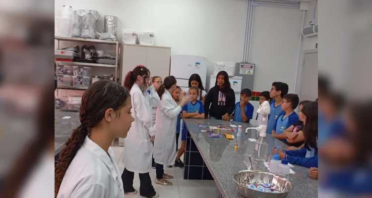 Confira alguns registros da ampla proposta com os alunos.