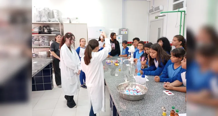 Confira alguns registros da ampla proposta com os alunos.