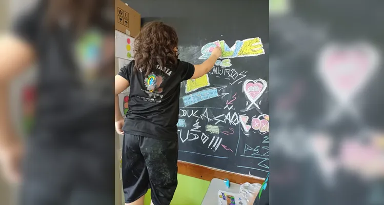 Veja a série de registros do trabalho dentro e fora da sala de aula.