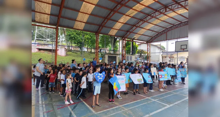 Veja a série de registros das ações dentro e fora da escola.