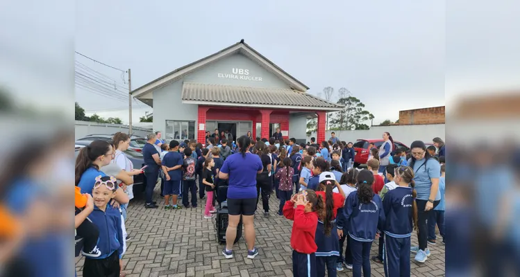 Veja a série de registros das ações dentro e fora da escola.