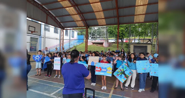 Veja a série de registros das ações dentro e fora da escola.