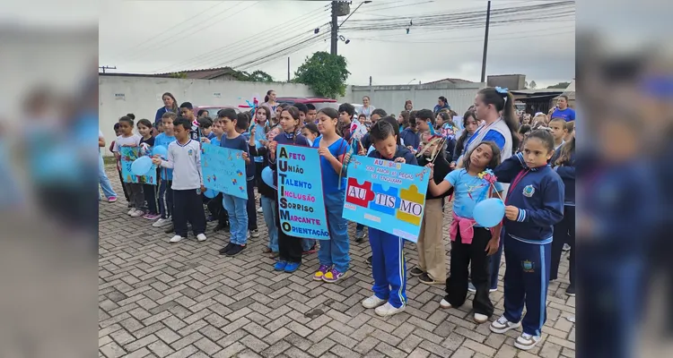 Veja a série de registros das ações dentro e fora da escola.