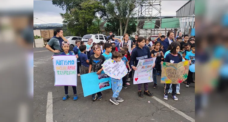 Veja a série de registros das ações dentro e fora da escola.