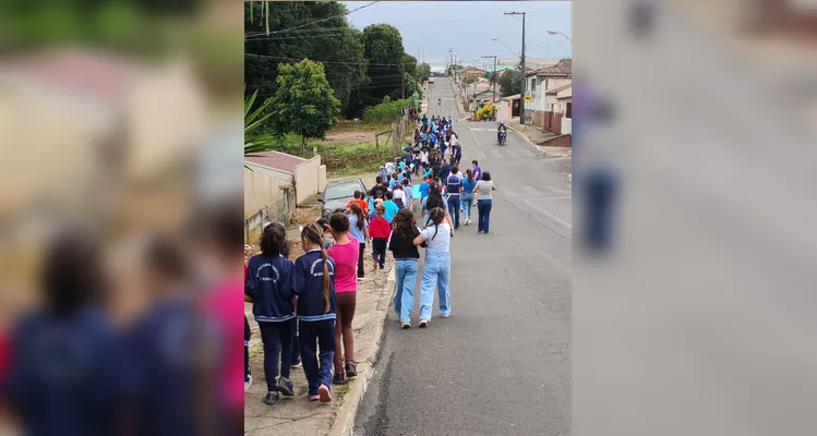 Veja a série de registros das ações dentro e fora da escola.