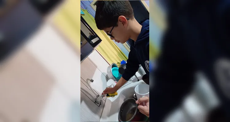 Em casa, os alunos registraram atitudes sustentáveis realizadas por eles e seus familiares.