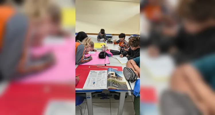 Os conteúdos do anuário foram trabalhados de forma integrada entre as disciplinas de Geografia e Matemática, permitindo que os alunos analisassem dados como população, número de empresas, renda e Índice de Desenvolvimento Humano.