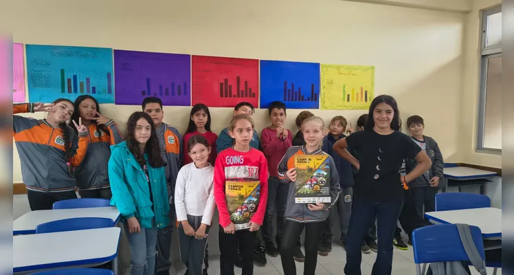 A turma também organizou gráficos e tabelas a partir das informações dos materiais.