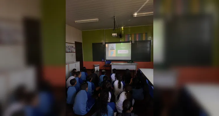 Confira alguns registros do trabalho em sala de aula.