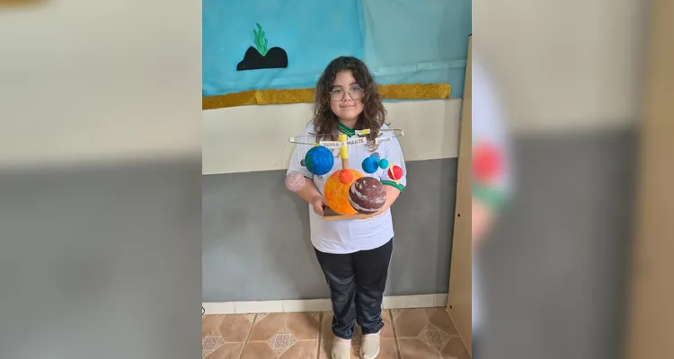 Os alunos se esforçaram na confecção de suas réplicas e apresentaram os resultados aos colegas.