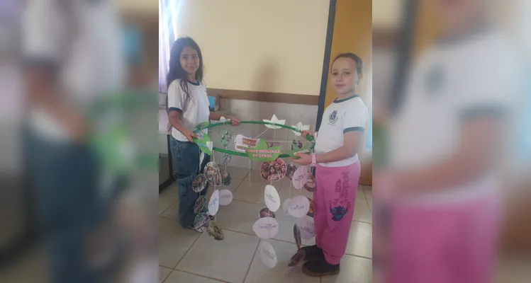 Veja os amplos registros em sala de aula.