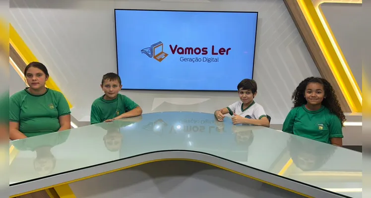 Durante a visita, as turmas conheceram a estrutura da empresa, passando por diferentes setores, como a área de produção, redação e espaços de desenvolvimento de projetos.