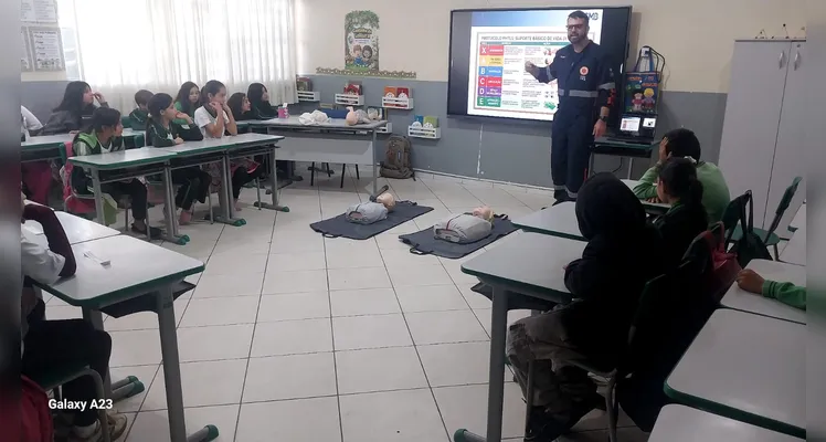 Confira a série de registros do amplo trabalho em sala de aula.