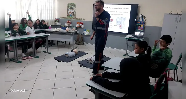 Confira a série de registros do amplo trabalho em sala de aula.