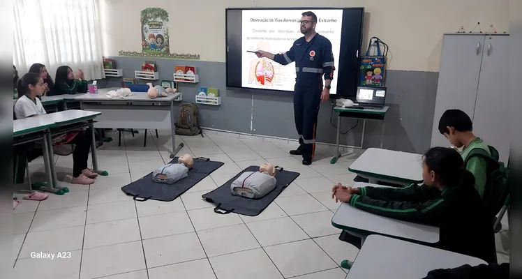 Confira a série de registros do amplo trabalho em sala de aula.