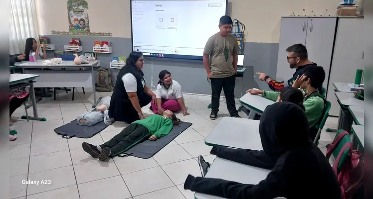 Confira a série de registros do amplo trabalho em sala de aula.