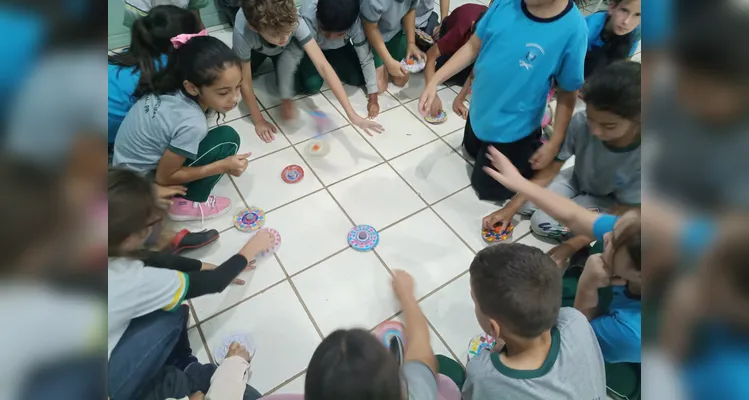 Confira alguns registros do trabalho em sala de aula.