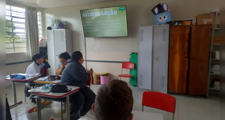 Veja os registros dos alunos em casa e o trabalho em sala de aula.