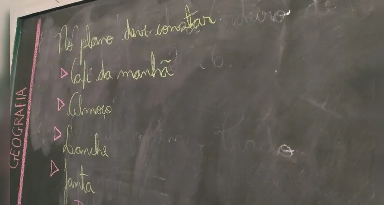 Veja os registros dos alunos em casa e o trabalho em sala de aula.