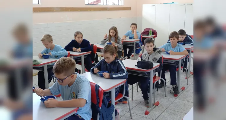 Confira os registros do trabalho na escola e em casa.