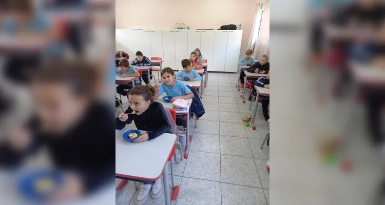 Confira os registros do trabalho na escola e em casa.