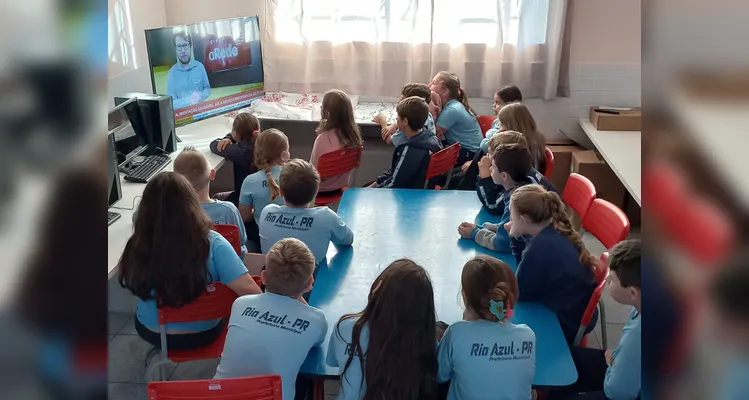 Confira os registros do trabalho na escola e em casa.