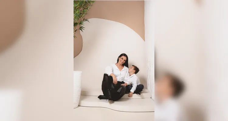 Cintia Cury Both e seu filho Arthur Bady Both Cury