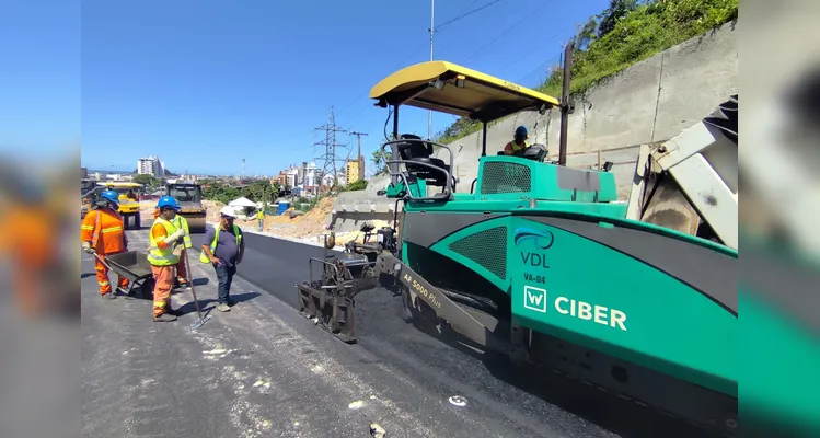 Ponte de Guaratuba inicia revestimento em concreto asfáltico dos acessos