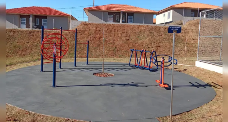 Além da área privativa, o residencial oferece ampla área de lazer para os novos moradores.